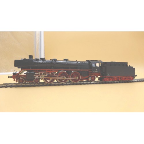 Schnellzug-Lokomotive 003