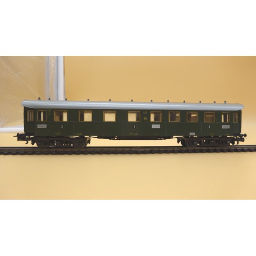 Schnellzug-Wagen